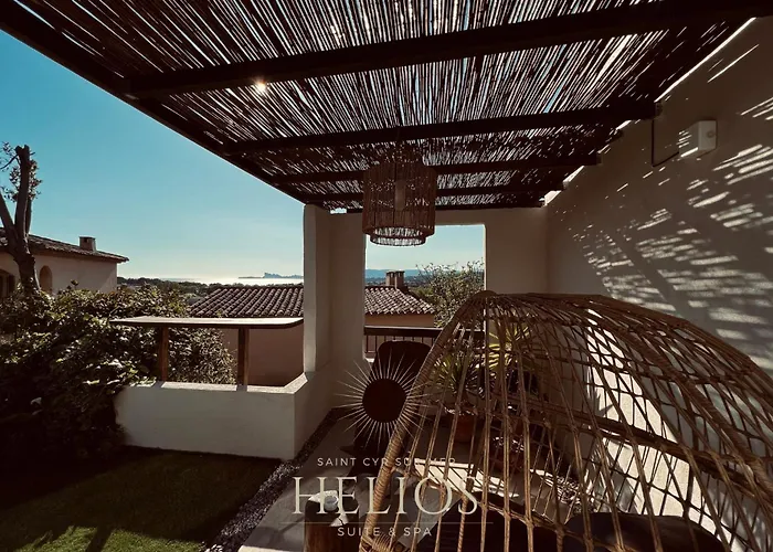 Jacuzzi Vue Sur Mer Helios Suite & Spa