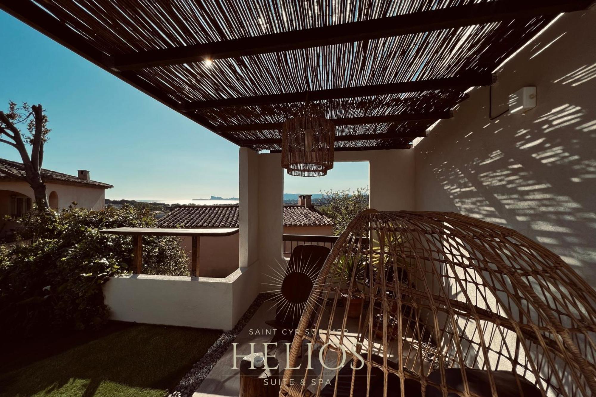 Jacuzzi Vue Sur Helios & Saint-Cyr-sur-Mer